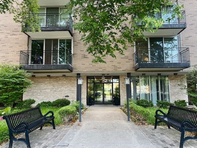 $293,330 | 424 Park Avenue, Unit 204 | River Forest