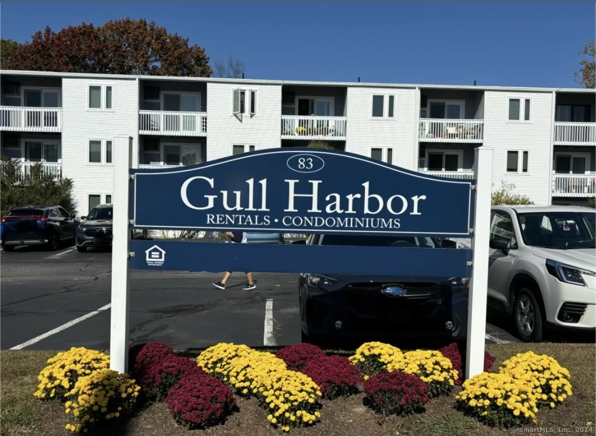 Gull Harbor -83 Mansfield Rd. New London