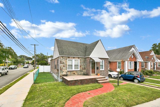 $629,000 | 130-01 230th Street | Laurelton