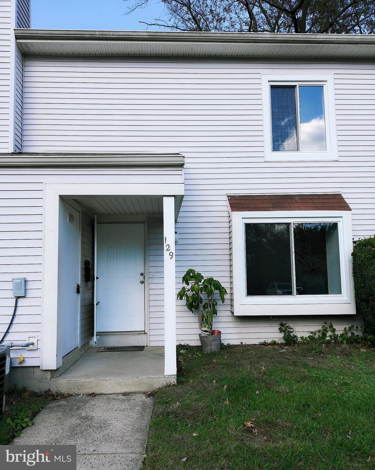 a view of an entryway of the house