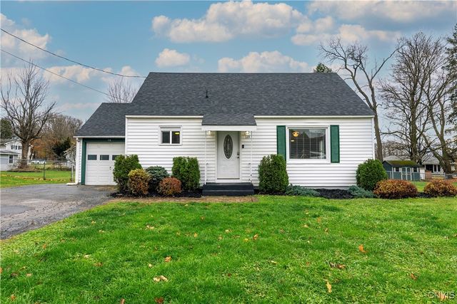 $249,900 | 118 Hedgewood Place | North Utica