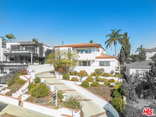 $14,995 | 905 Berkeley Street | Santa Monica