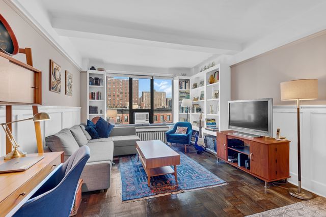 $720,000 | 235 West 102nd Street, Unit 7G | Upper West Side