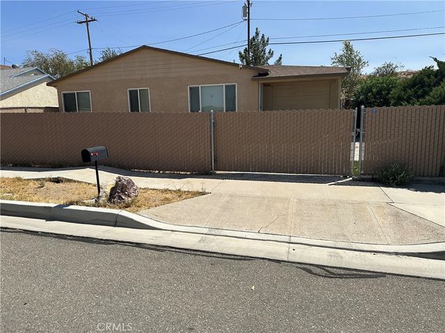 $1,980 | 246 East Virginia Way | Barstow