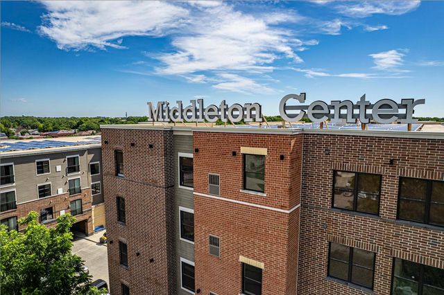 $2,199 | 1818 Parmenter Street, Unit 2 | Downtown Middleton