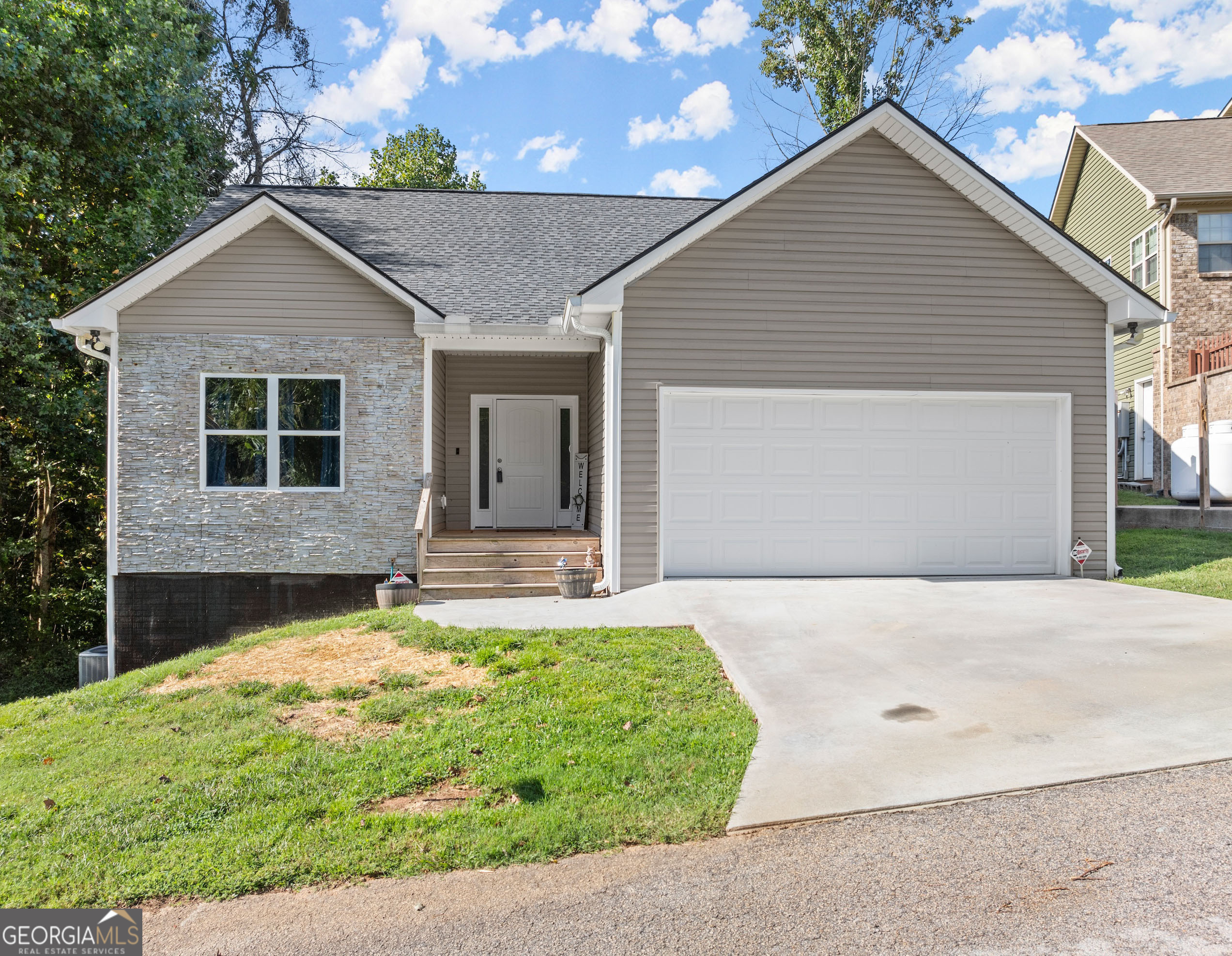 a front view of house with yard