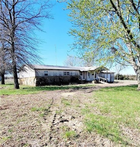 $130,000 | South Dakota Road | Carlyle Township - Allen County