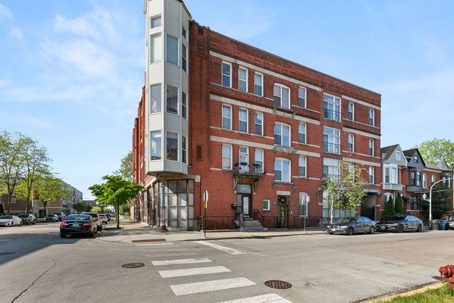 $425,000 | 765 East 41st Street, Unit 1A | Bronzeville