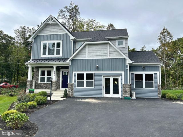 $799,990 | 101 Hillsdale Drive