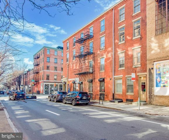 $1,800 | 302 Race Street, Unit 2 | Old City