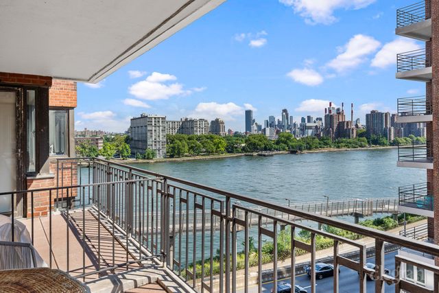 $2,399,000 | 45 East End Avenue, Unit 6EF | Upper East Side