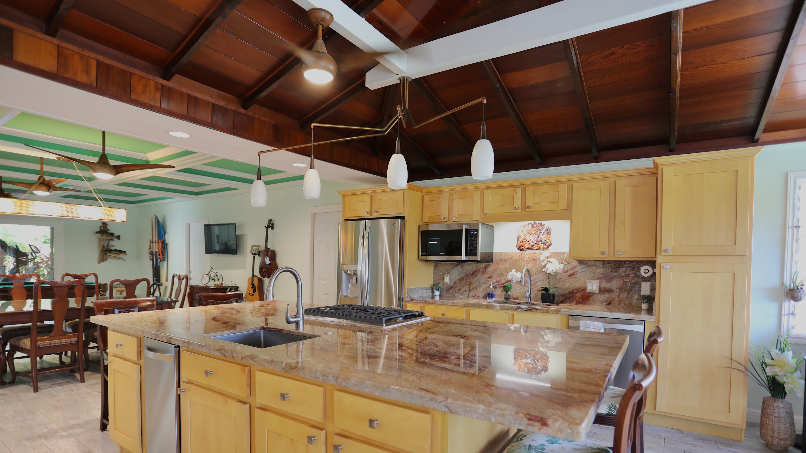 Main kitchen with dining room