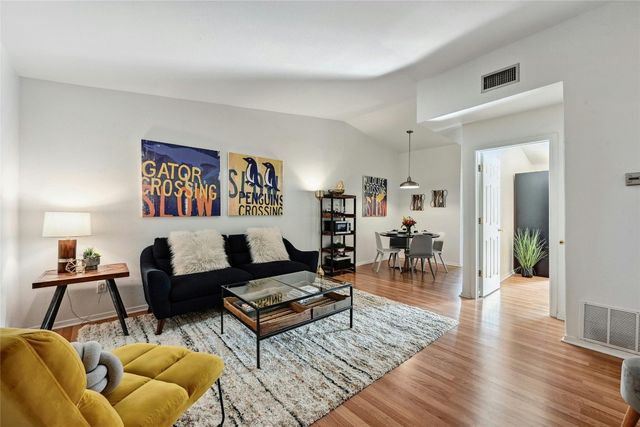 $2,250 | 2021 Bluebonnet Lane, Unit 206 | Zilker