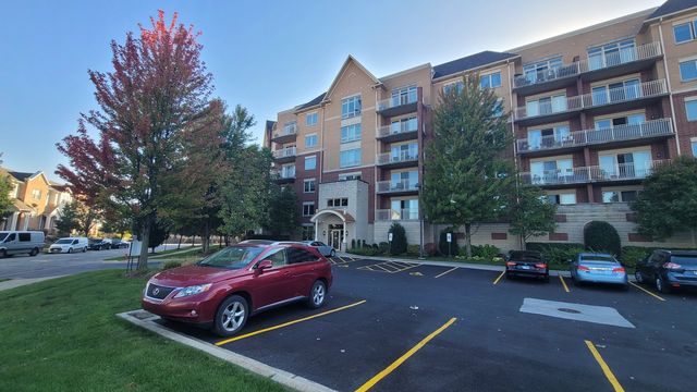 $319,000 | 8300 Concord Drive, Unit 514 | Morton Grove