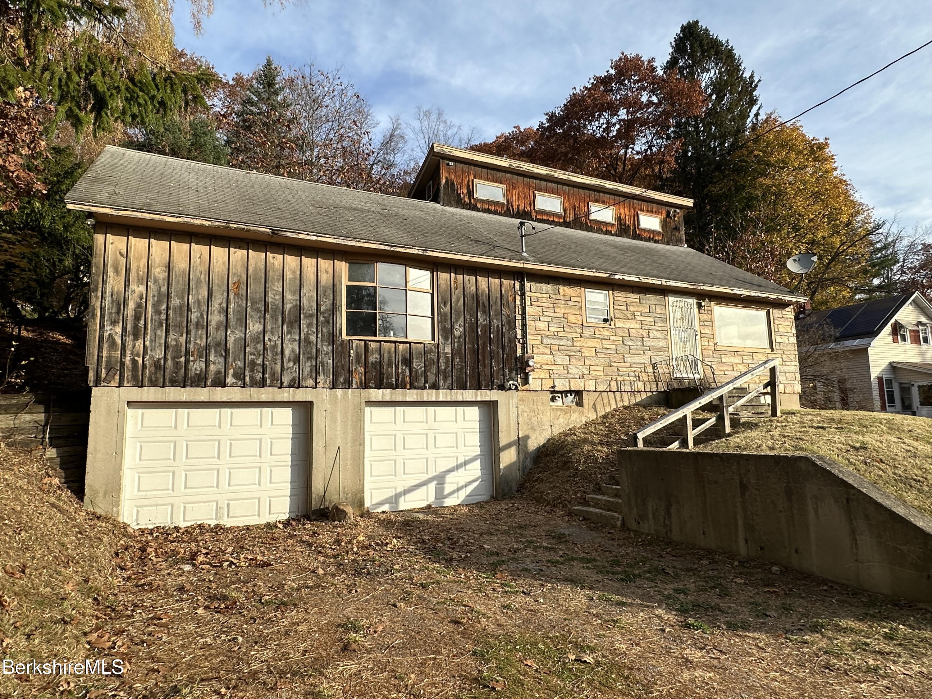 a view of a house with a outdoor space