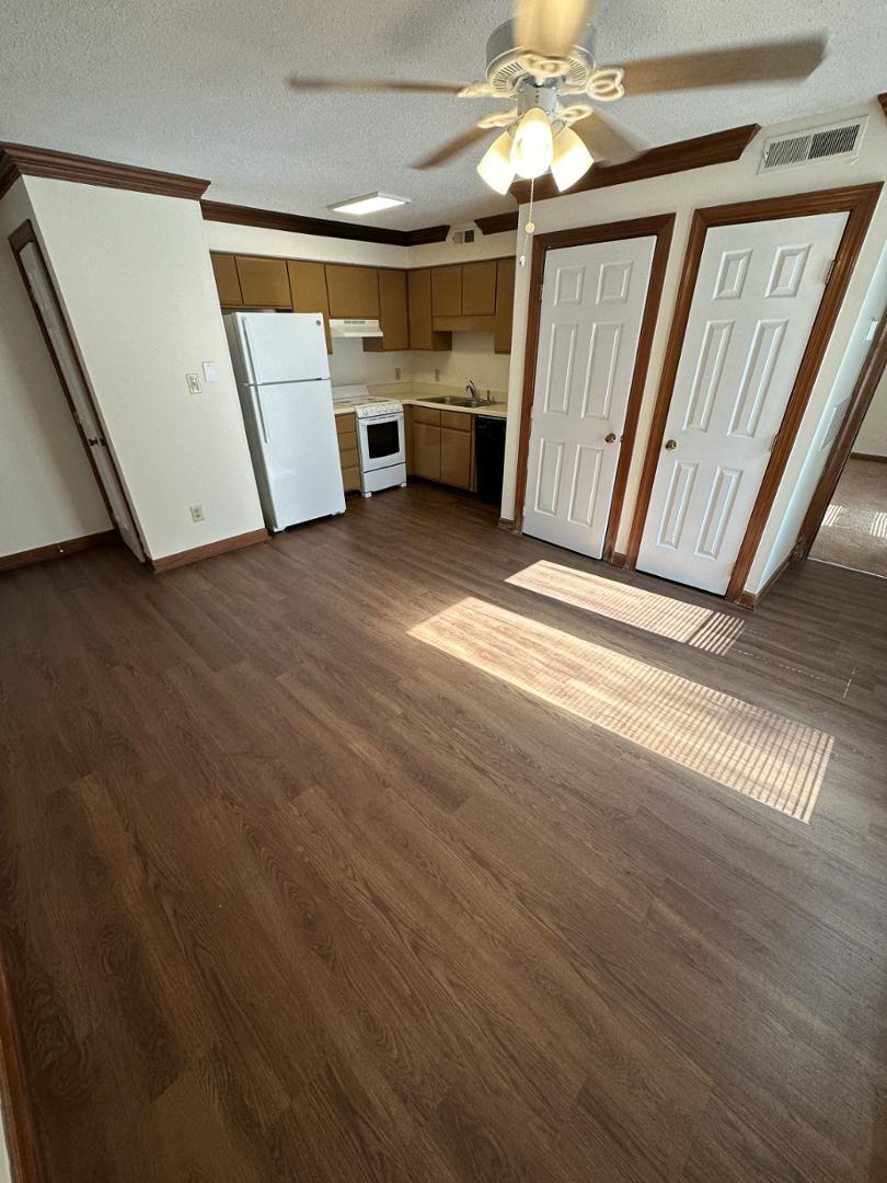 a view of a livingroom with an empty space