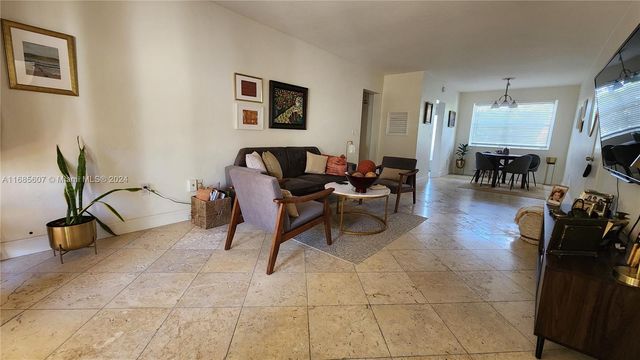 $2,200 | 20 Park Drive, Unit 3 | Bal Harbour