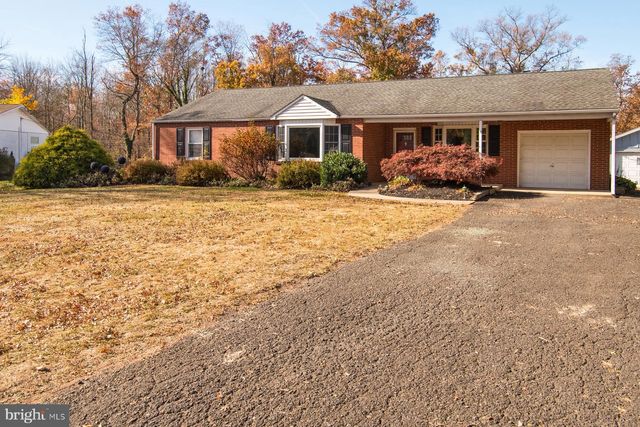 $3,200 | 942 Bent Road | Line Lexington