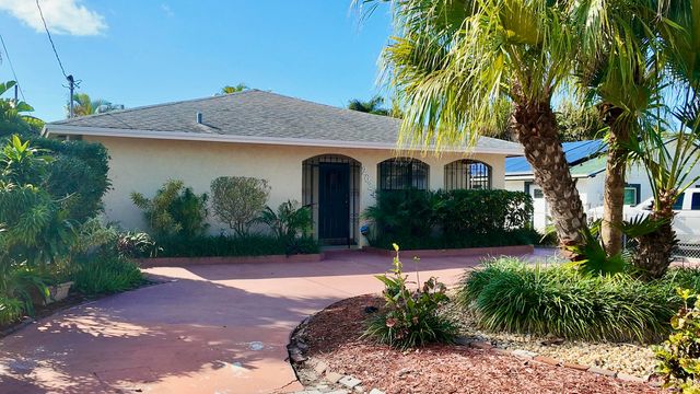 $445,000 | 2624 Florida Street | Palm Acres Estates