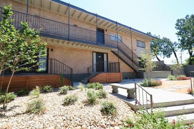 $1,350 | 3870 Tulsa Way, Unit 18 | Arlington Heights