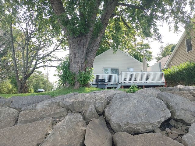 $249,900 | 16051 Lomond Shore West | Kendall