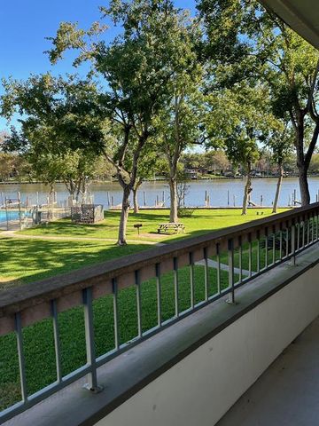 $1,800 | 18809 Egret Bay Boulevard, Unit 301 | Webster