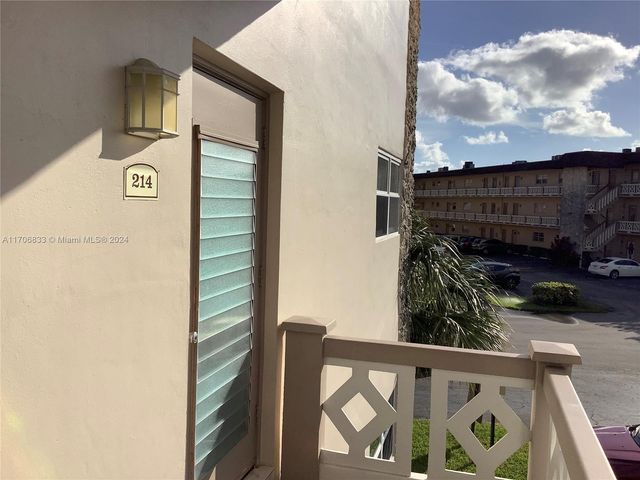 $1,650 | 5181 West Oakland Park Boulevard, Unit 214 | Lauderdale Lakes West Gate