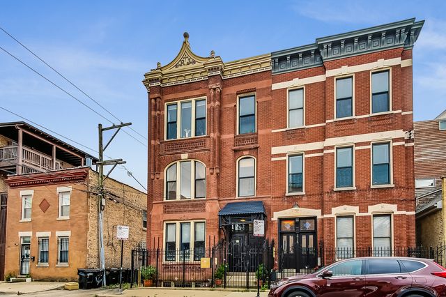 $3,250 | 1713 West Beach Avenue, Unit 2N | Wicker Park