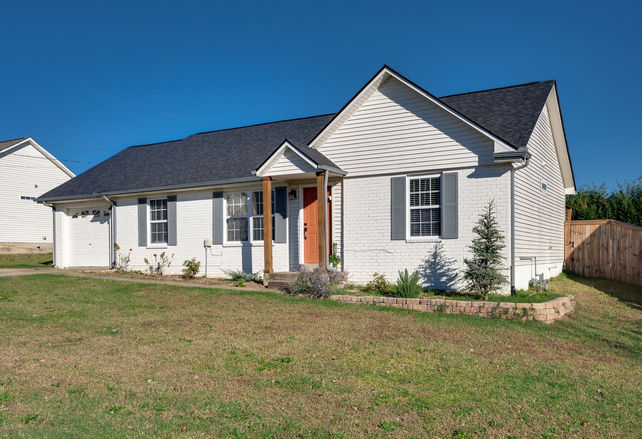 Walkable to Shelby Park and Rosebank Elementary, this East Nashville cottage is move-in ready before the holidays!