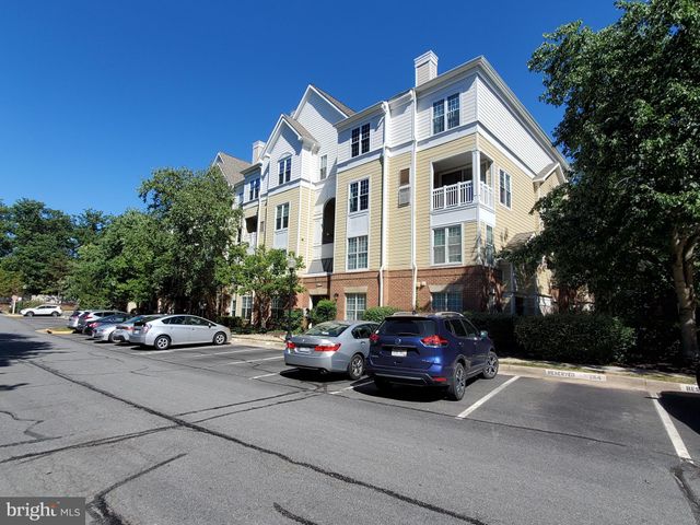 $1,775 | 2203 Westcourt Lane, Unit 102 | Worldgate Condominiums