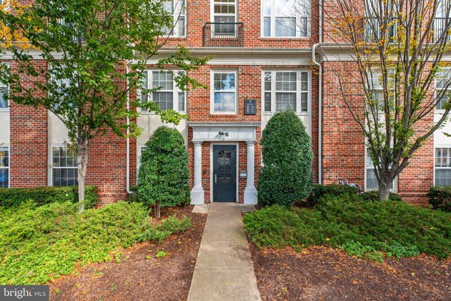 $565,000 | 7 Booth Street, Unit 102 | Kentlands