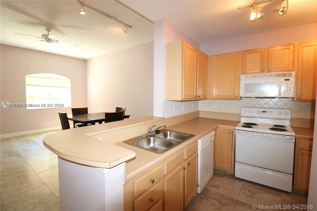 $375,000 | 6001 Southwest 70th Street, Unit 117 | Valencia