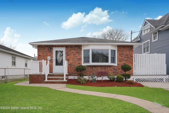 $819,000 | 140 Howton Avenue | Great Kills