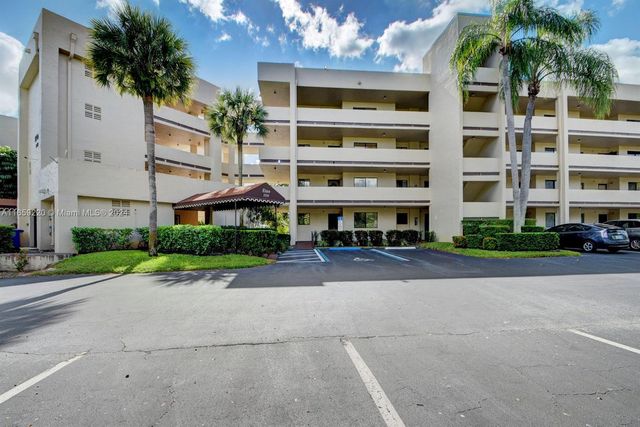 $220,000 | 3154 Via Poinciana, Unit 308 | Poinciana Place