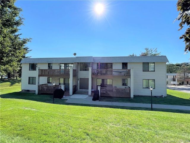 $179,900 | 2 Linda Court, Unit 2 | Cromwell