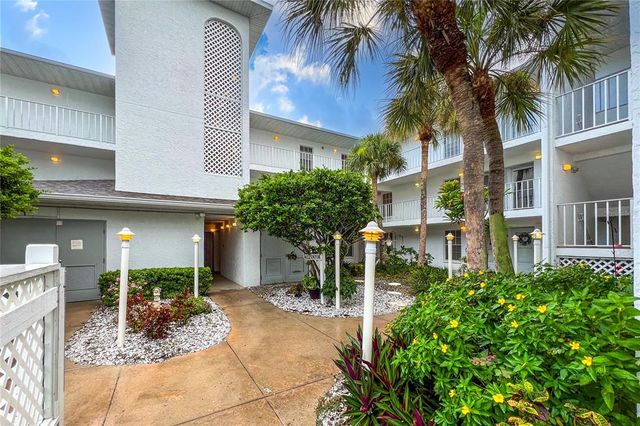 $215,000 | 6304 Pointe W Boulevard West, Unit A206 | West Bradenton