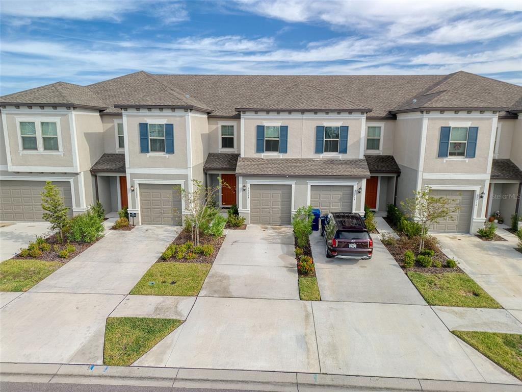 a front view of house with yard