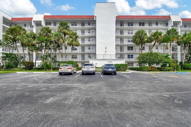 $148,000 | 3593 Birdie Drive, Unit 104 | Poinciana Place