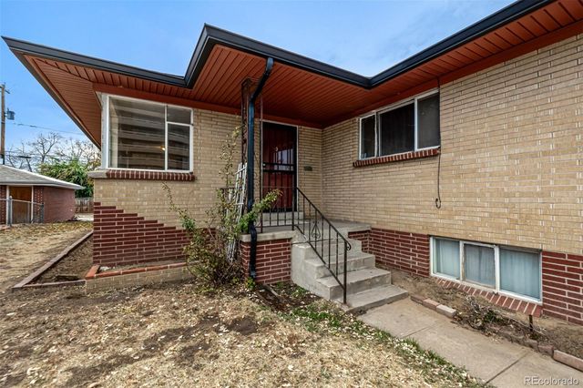 $685,000 | 3323-3325 Poplar Street | Northeast Park Hill