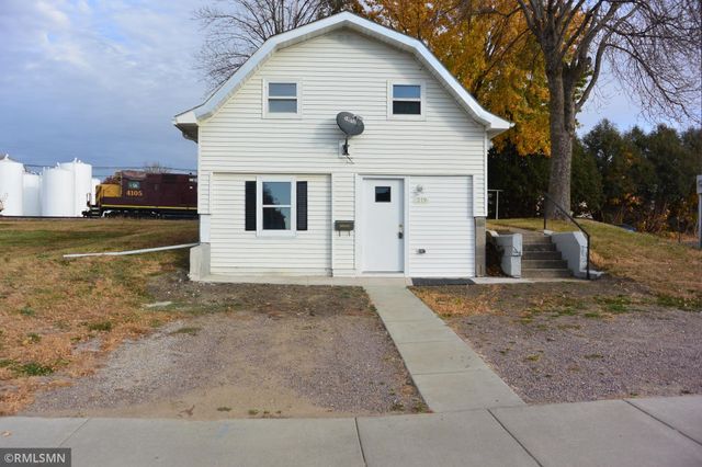 $159,500 | 219 10th Street East | Glencoe