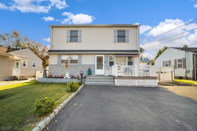 $495,000 | 1066 Bordentown Avenue | Sayreville