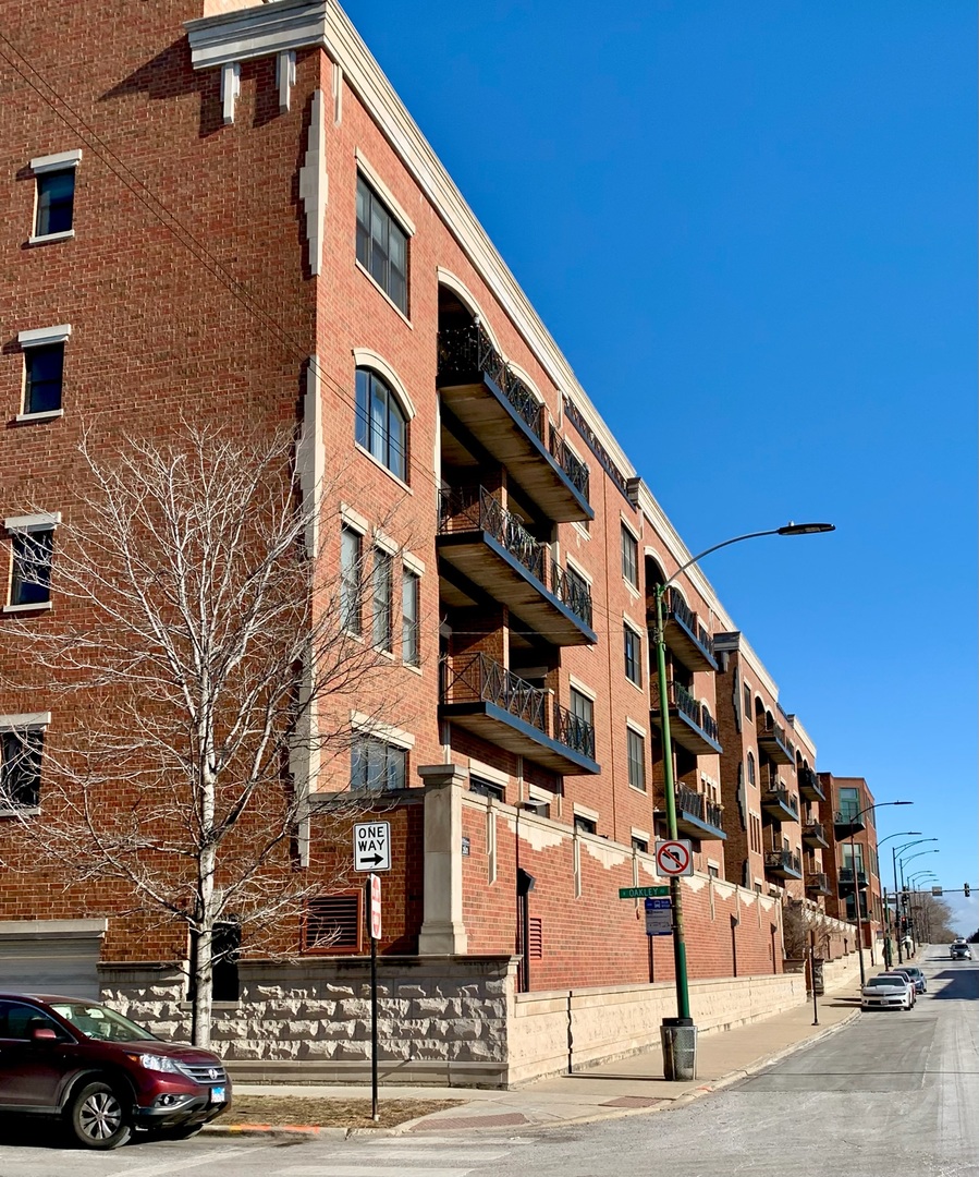 2801 North Oakley Avenue, Unit 104, Chicago, IL 60618 | Compass