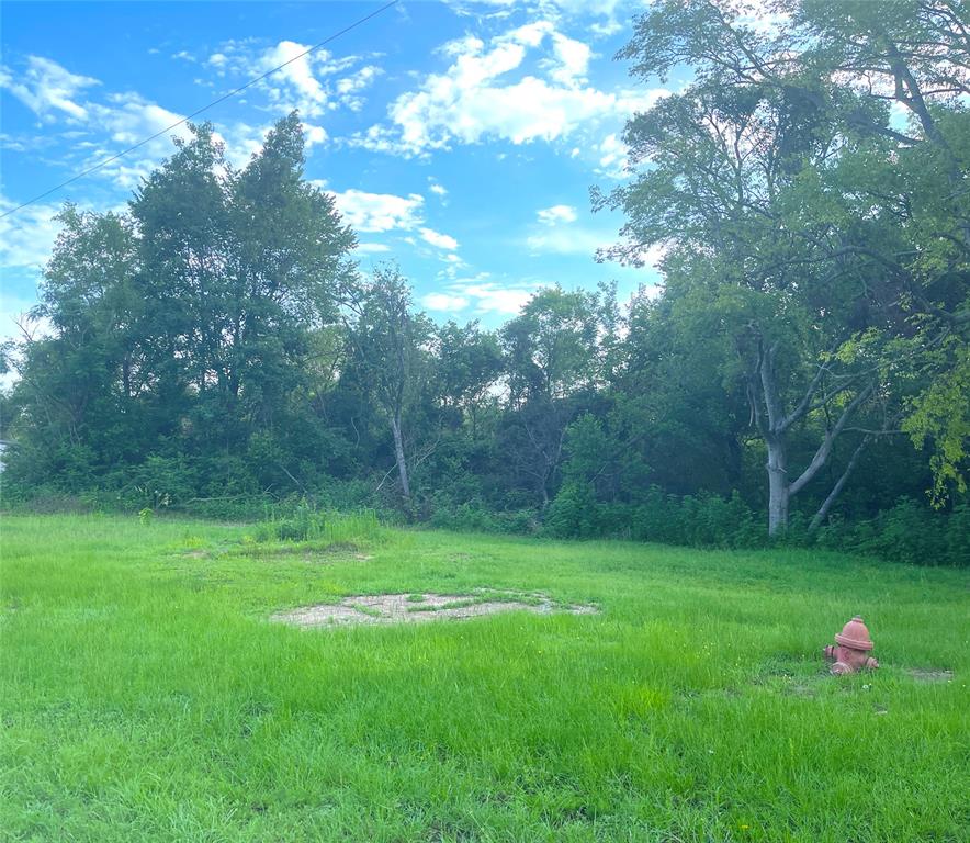 a view of an outdoor space with a lake view