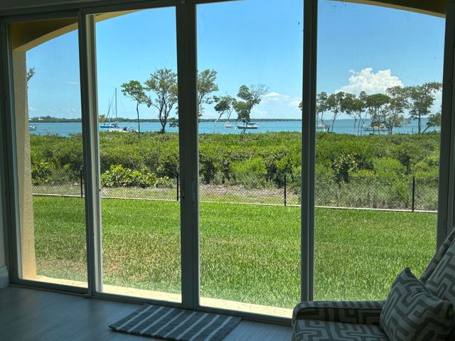 $415,000 | 24 Harbour Isle Drive West, Unit 101 | Harbour Isle at Hutchinson Island