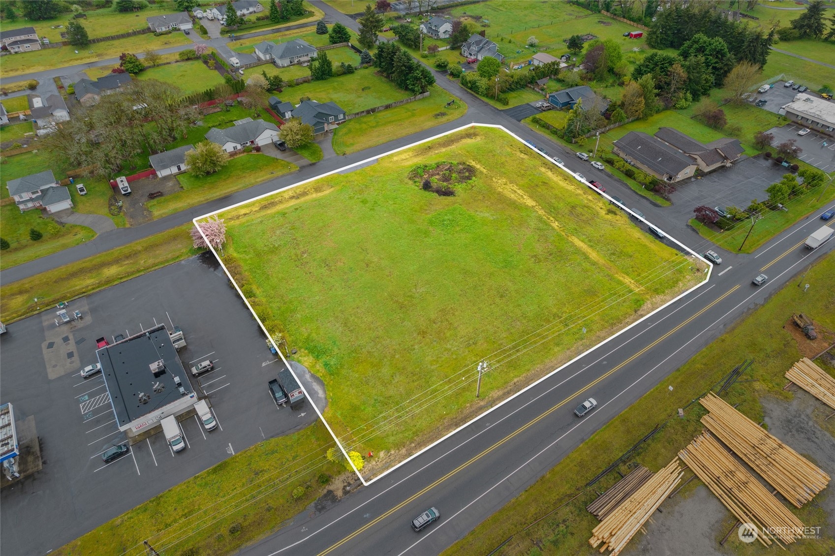 an aerial view of a tennis court