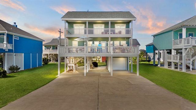 $649,000 | 3341 Prides Way | Crystal Beach