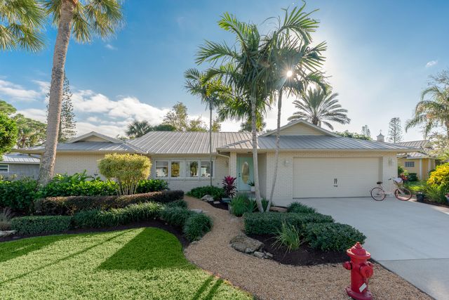 $750,000 | 9160 Southeast Yacht Club Circle | Hobe Sound