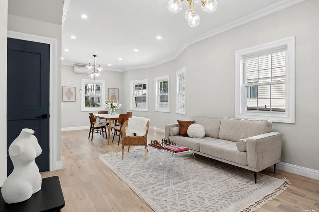 $2,100,000 | 318 East 16th Street | Beverley Square West