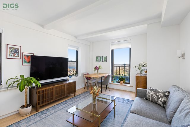 $980,000 | 230 Riverside Drive, Unit 10O | Upper West Side