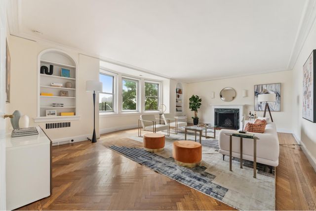 $2,600,000 | 1 East End Avenue, Unit 3C | Upper East Side